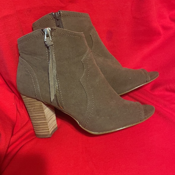 XOXO peep toes booties - Picture 2 of 8